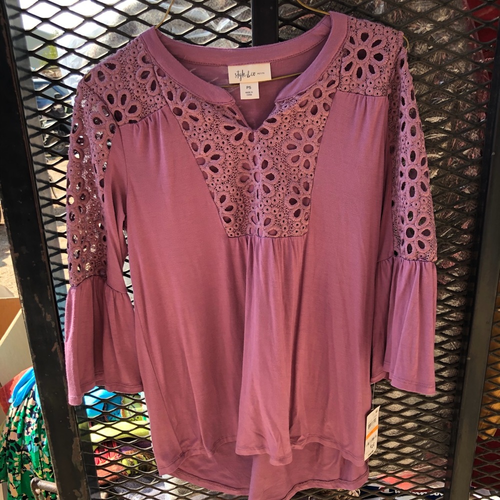 Cute Women’s Crochet Trim Top